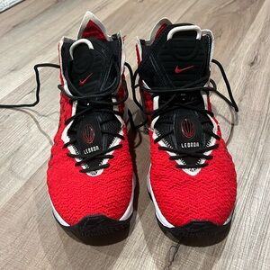 Nike Lebron 17 Uptempo